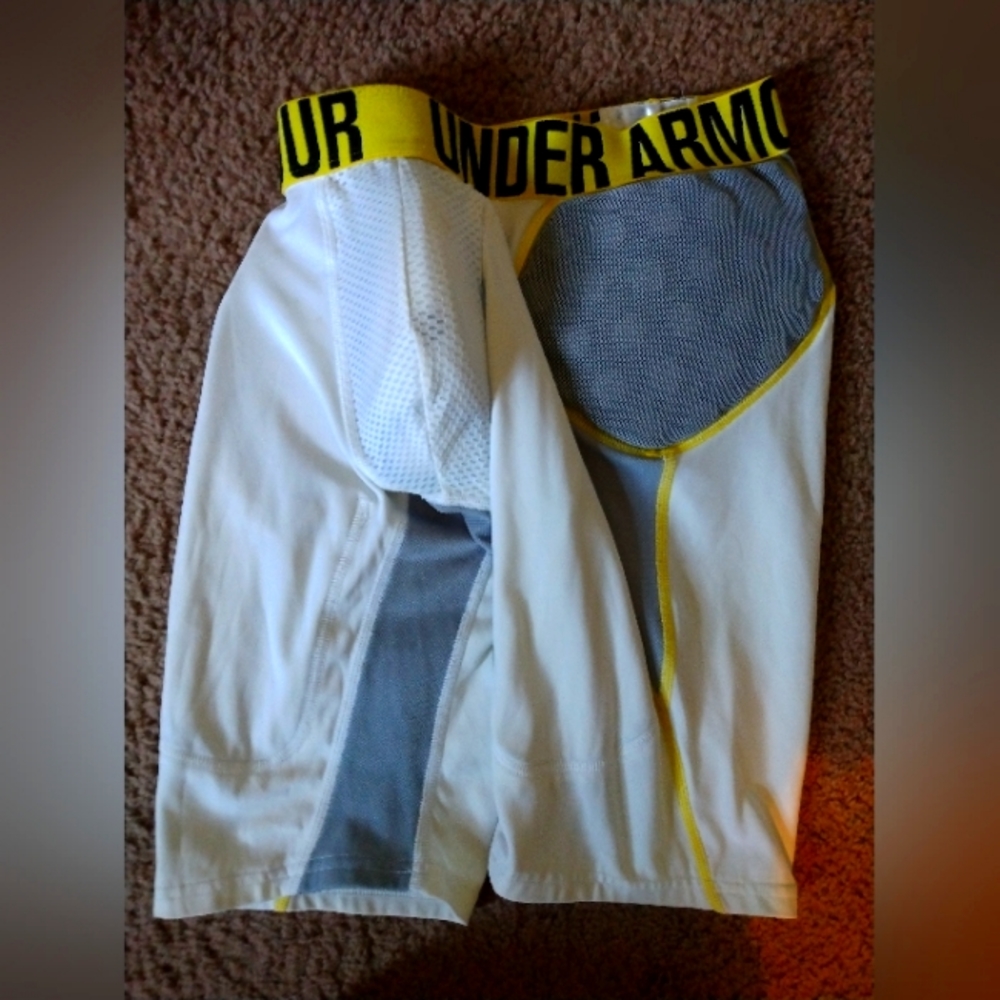 Underarmour compression football shorts heat gear with built in pads